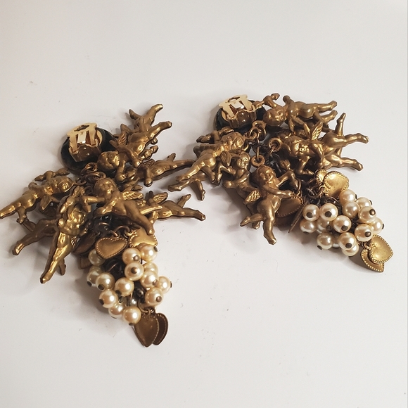 Unique French Couture Cherubs & Pearls Earrings - Picture 5 of 5